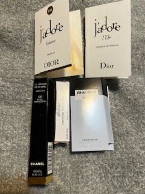 NWT Chanel Ltd. Edition Volume Mascara in Metal Terracotta & 4 Perfume Samples